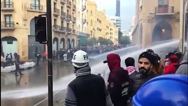 Más de 220 heridos en enfrentamientos en Líbano entre manifestantes y policía