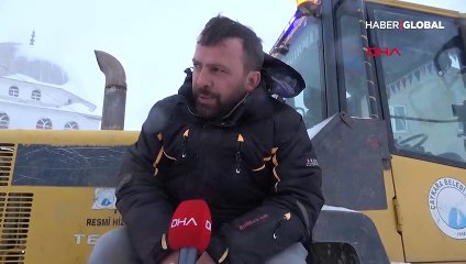 Dünyanın en tehlikeli yolunu geçip 3 kişinin yaşadığı köye böyle ulaştılar