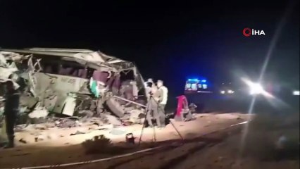 - Cezayir'de yolcu otobüsleri çarpıştı: 12 ölü, 46 yaralı