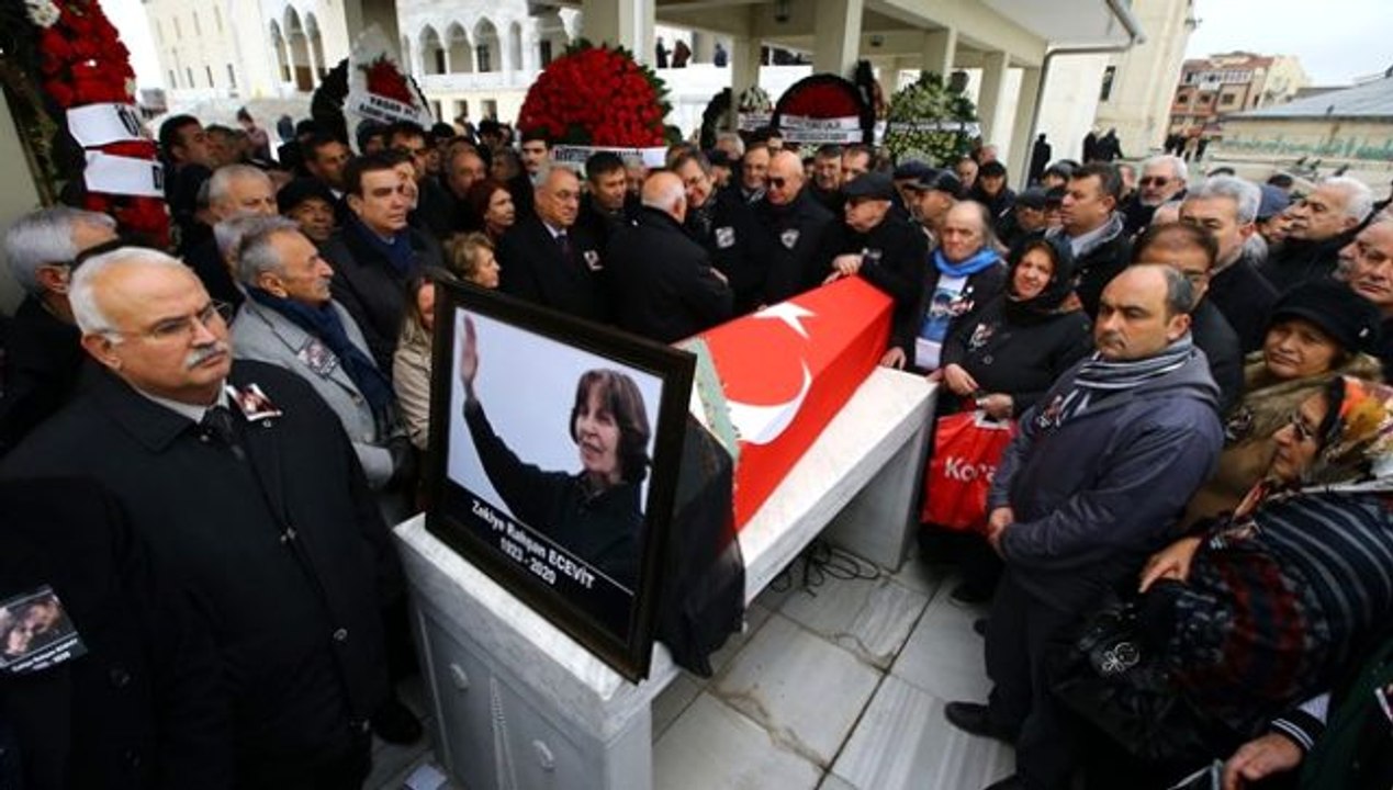 Bülent Ecevit'in eşi Rahşan Ecevit, son yolculuğuna uğurlanıyor