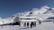 Denizli Kayak Merkezi'nde yarıyıl tatili yoğunluğu yaşanıyor