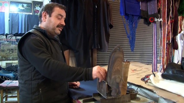 Kömürlü ütü tam 70 yıldır kırışıklıkları gideriyor