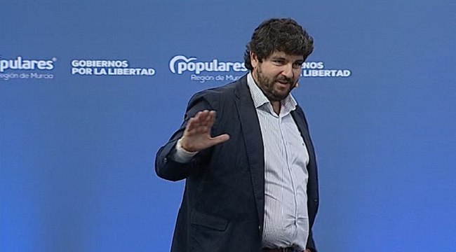 López Miras cree que la polémica con el 'censura parental' es una cortina de humo