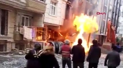 Esenyurt’ta doğal gaz borusu patladı