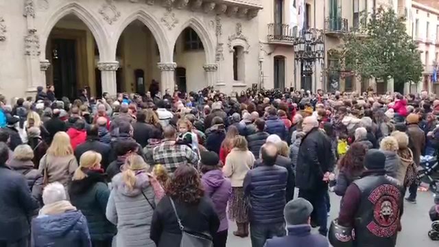 Minuto de silencio por el asesinato machista en Terrassa (Barcelona) 1