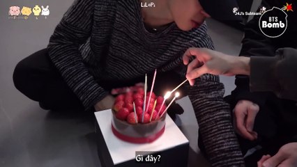 [BANGTAN BOMB] V’s Surprise Birthday Party - BTS (방탄소년단)