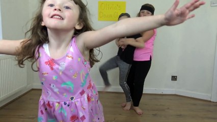 Sophia, Isabella e  Alice  - Aula de Dança Divertida
