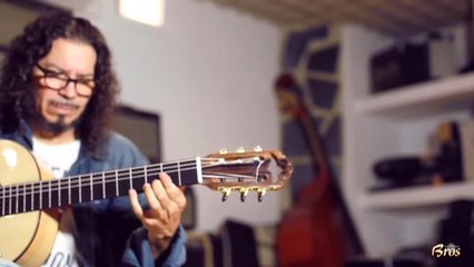 Las guitarras más internacionales se fabrican en un pueblo de Alicante
