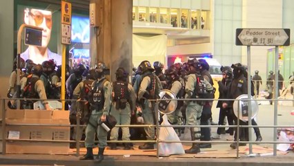 "직선제 도입하라" 홍콩시민 15만 명 시위...경찰과 충돌 / YTN