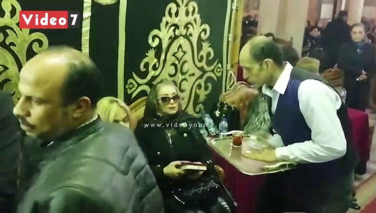 اشرف زكي وليلي علوي والهام شاهين وشهيرة في عزاء ماجدة الصباحي