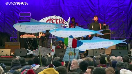 40.000 sardine a Bologna, a una settimana dal voto cruciale