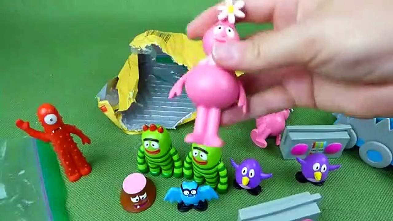 Yo Gabba Gabba Toys Lil" Fun Friends Plex, Brobee, Foofa, Muno and Toodee Toys from 2008 Spin Master