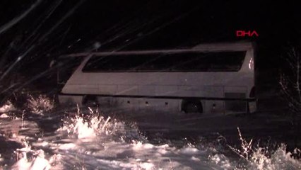 Sivasspor'un altyapı oyuncularını taşıyan otobüs şarampole indi 7 yaralı