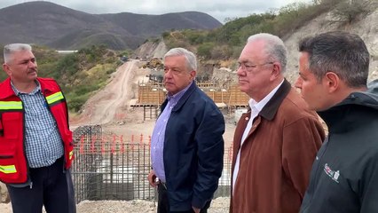 Presidente de México inaugura carreteras se Oaxaca con éxito