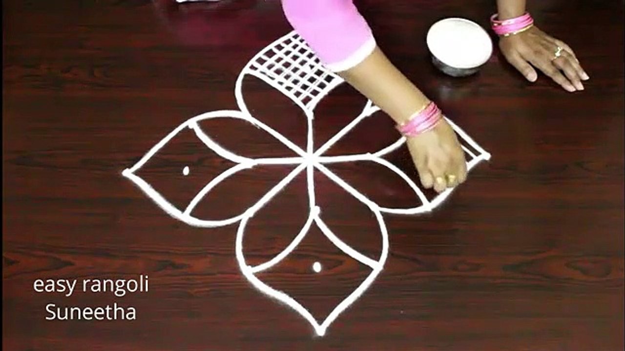 Beautiful kolam 7 with dots    easy rangoli muggulu    Simple designs for beginners