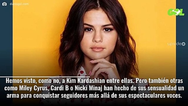 Selena Gómez se lo quita en la piscina. Tomando el sol sin. Fotos inéditas