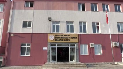 Çocuklara kitabı sevdirmek için "Vali Bey" de onlarla okudu