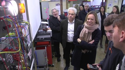 Visite de la Ministre Caroline Désir à l'Athénée provincial de Leuze