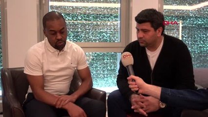 Spor trabzonspor'un yardımcı antrenörü olan eddie newton'un arşiv görüntüleri