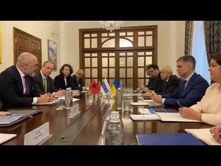 Report TV - Rama takohet në Kiev me Ministrin e Punëve të Jashtme, Vadym Prystaiko