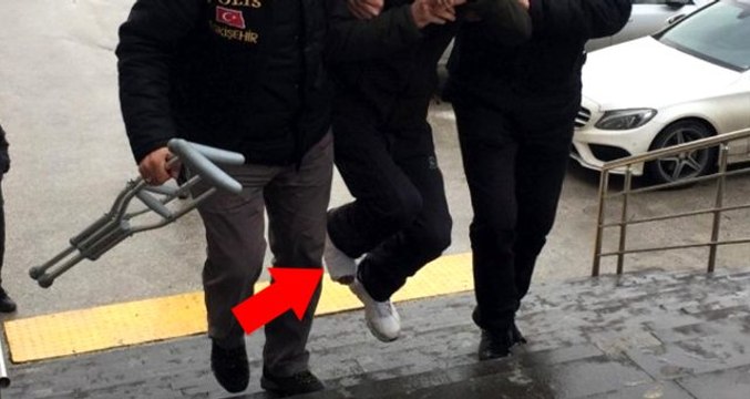 Fuhuş operasyonunda dikkat çeken görüntü! Koltuk değneğiyle götürüldü