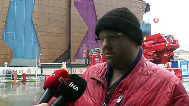 AVM'deki yangının verdiği hasar gün ağarınca ortaya çıktı