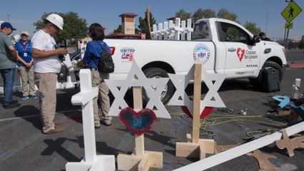 Crosses for losses: An American's campaign to honour the dead