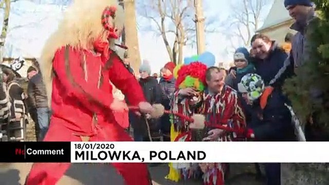 Folklore et déguisements pour le Nouvel An dans les montagnes polonaises