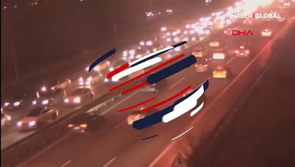 Metrobüs yoluna böyle girmiş