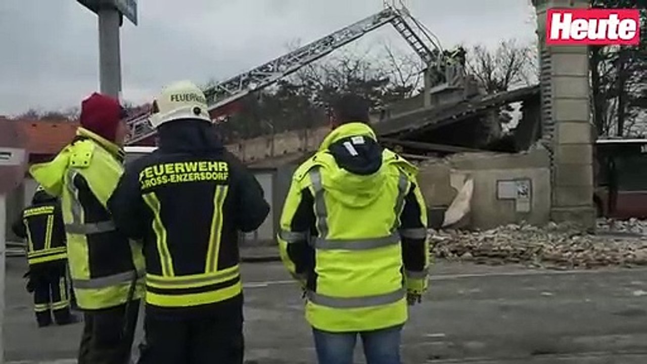 Bus in Stadtmauer – Fotos zeigen massive Zerstörung