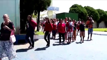 Despedida a pequena Maria Eduarda é marcada por comoção