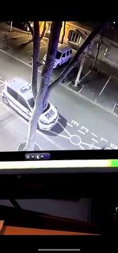 Il tente de brûler une voiture de police à Colombes