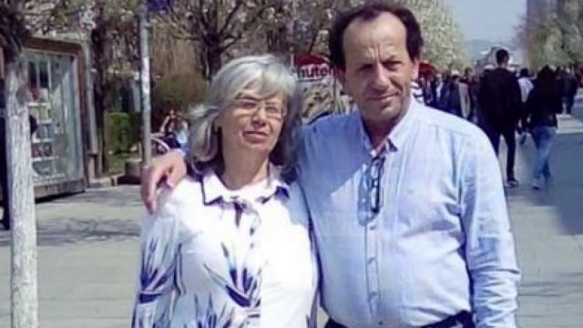 Tiranë/ Plagosen në grabitje bashkëshortët, grabitës të armatosur u hynë në banesë