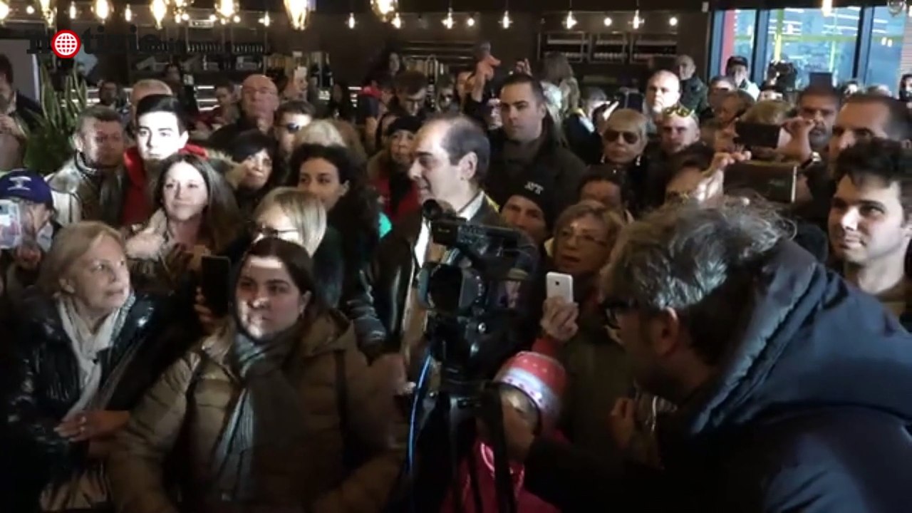 Bologna, Salvini "Fanno i soldi coi migranti e Bibbiano" poi scherza "una foto un voto" | Notizie.it