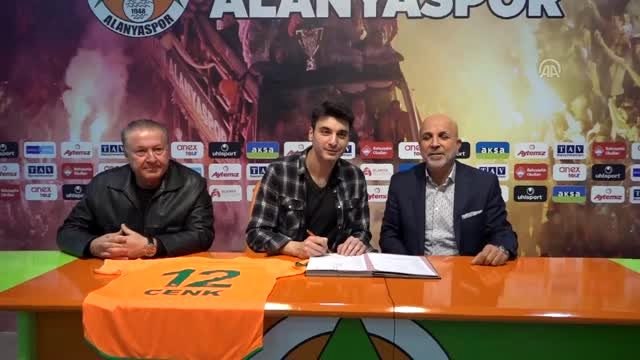 Aytemiz Alanyaspor, kaleci Cenk Gönen ile sözleşme imzaladı
