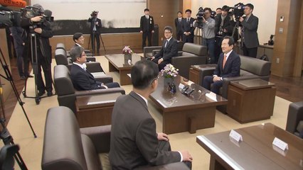 정세균, 김명수 대법원장 예방..."정의롭게 공정한 사회로" / YTN