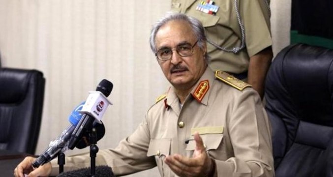 Moskova'daki anlaşmayı imzalamadan kaçan Hafter Berlin'de de aynı şeyi yapmış! Telefonunu kapatıp Berlin'i terk etti