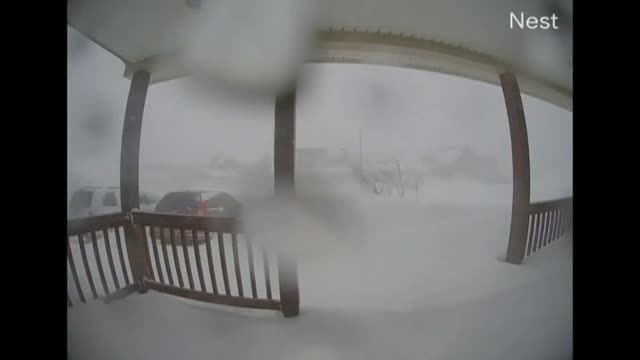 Vecindarios de Canadá quedan sepultados bajo una histórica nevada