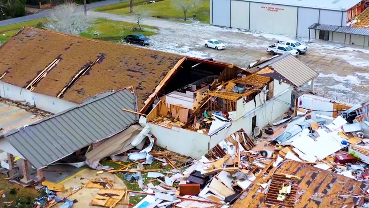 Students return to class after tornado destroys school