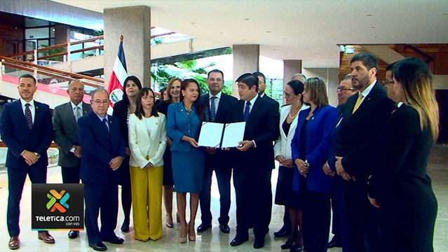 tn7-Firma de ley para regular las huelgas beneficiará al turismo y las exportaciones-200120