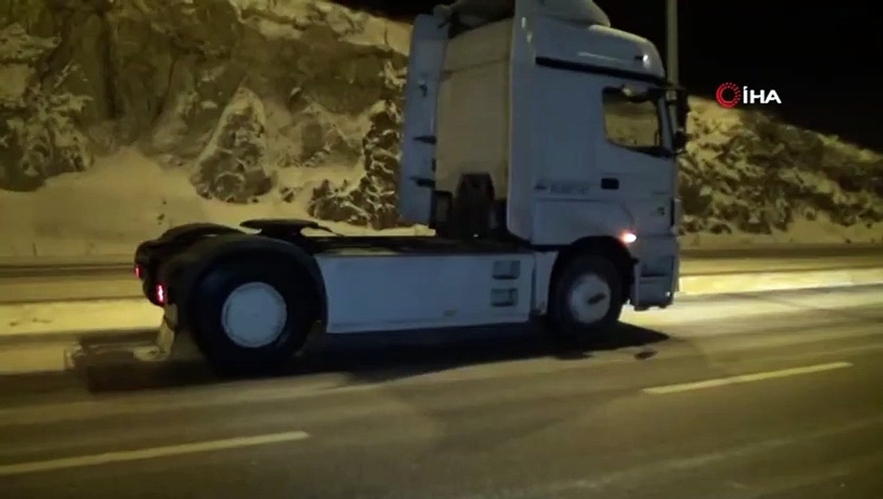 Yozgat’ta Yollar Buz Pistine Döndü Sürücüler Zor Anlar Yaşadı