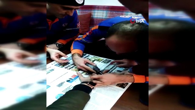 Parmağına yüzük sıkışan gencin imdadına AFAD yetişti