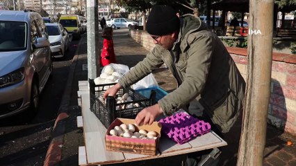 İş kazası mağduru adam, çocuklarının eğitimi için yumurta, tereyağı satıyor