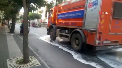 Büyükada’da faytonlardan ve vatandaşların bıraktığı 25 ton çöp gemiye yüklenip İstanbul’a taşındı