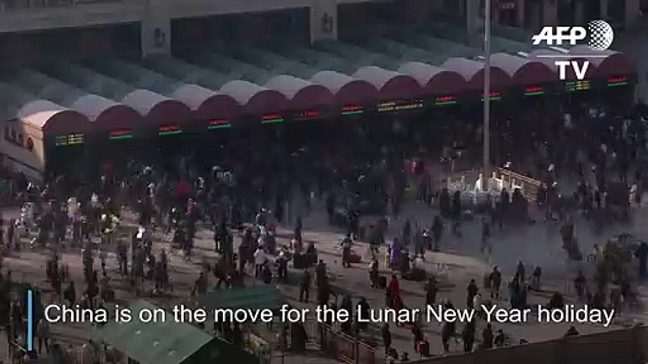 Chinese travel home for Lunar New Year holiday