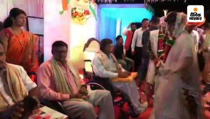 दूल्हा-दुल्हन ने सैनिकों को सम्मानित किया