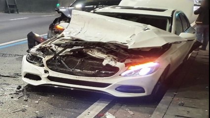 부산 백양터널 6중 추돌 사고...2명 부상 / YTN