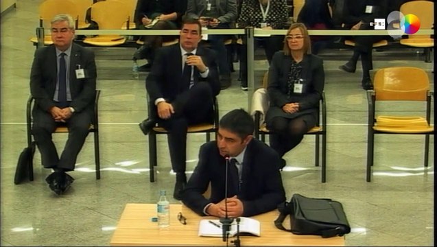 Ridícul del fiscal Carballo per una traducció increïble del català en el judici contra Trapero