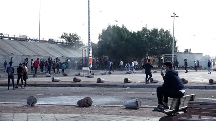 Irak'ta göstericiler yolları trafiğe kapatmaya devam ediyor