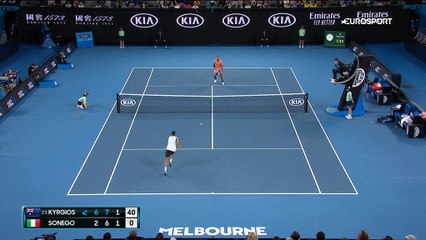 Un tweener pour Kyrgios, ça va ! Deux, bonjour les dêgats !
